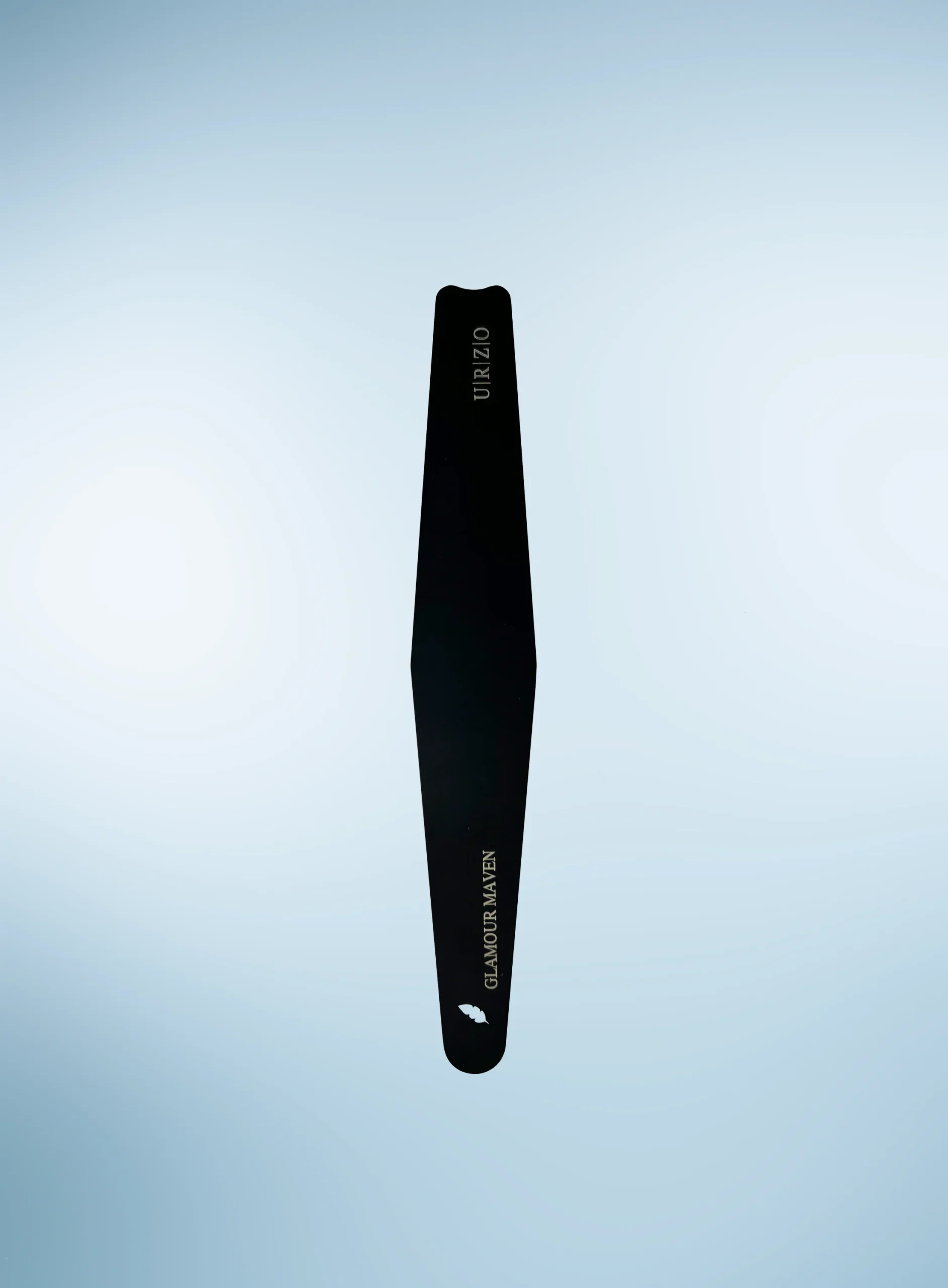 Glamour Maven Black AeroTitan base Urzo